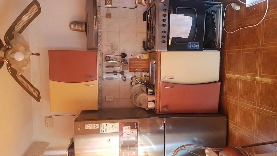 Casă cu 5 camere cu Teren 250 Mp în Chercea