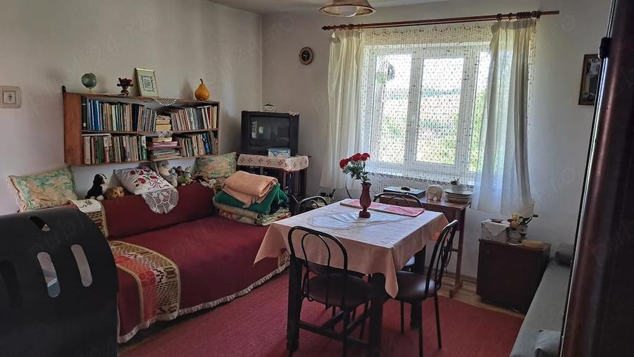 Casă cu 2 camere cu Teren 2330 Mp în Verveghiu