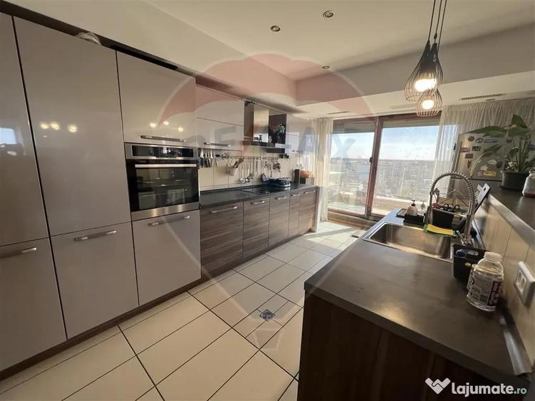 Apartament cu 5 camere decomandat în Armeneasca