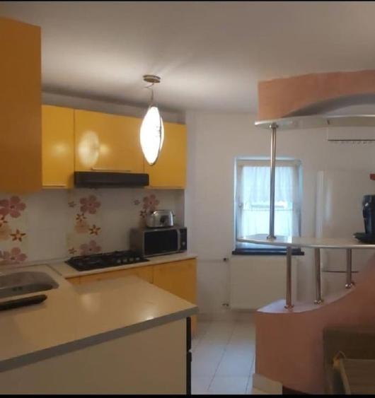 Inchiriez apartament 3 camere, 2 bai ,zona BisericabS.A.Andrei - 8