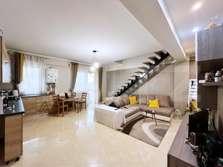 Apartament cu 3 camere semidecomandat, mobilat în Lunca Cetățuii