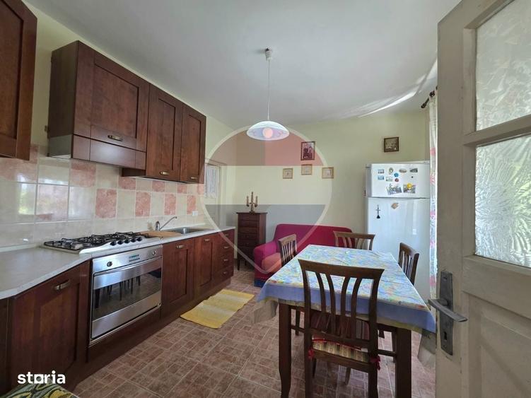 Casă cu 4 camere în Central