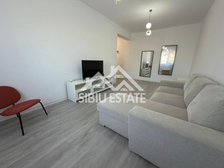 Apartament de închiriat , 2 camere decomandate, cu balcon - 1