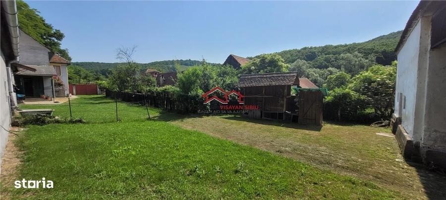 Casă cu 4 camere în Deal