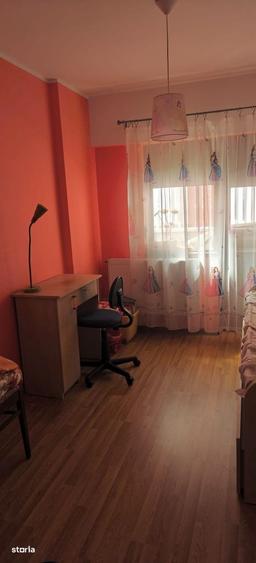 Apartament cu 4 camere în Obor