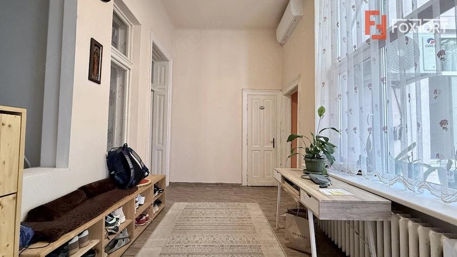 Apartament cu 4 camere decomandat în P-ța Maria