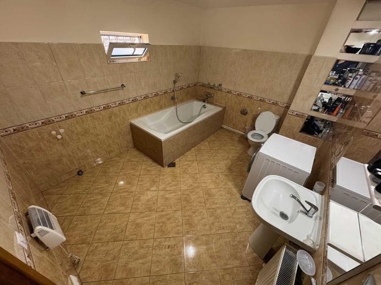 Casă cu 4 camere cu Teren 320 Mp în Valea Mare