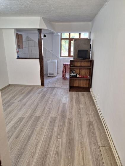 Garsonieră decomandată în Nicolina
