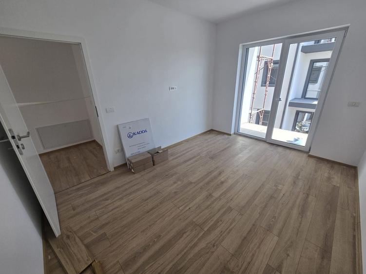 Apartament cu 2 camere semidecomandat în Moșnița Nouă