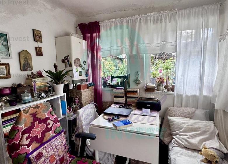 Casă individuală cu 3 camere cu Canalizare în Vitan