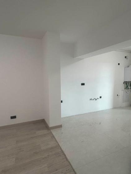 Apartament cu 2 camere semidecomandat în Dristor