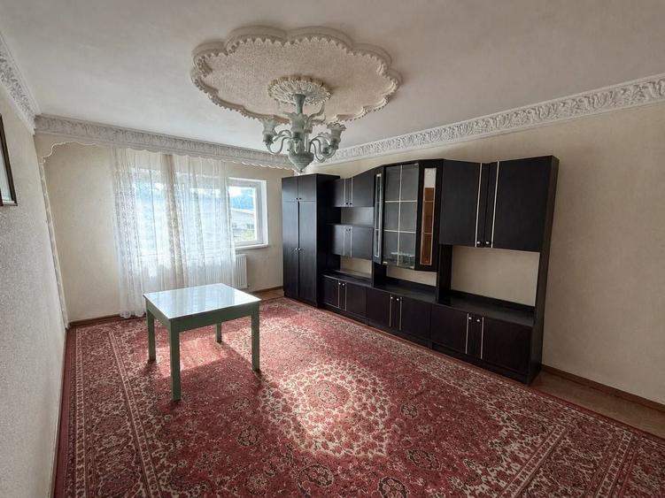 Apartament cu 2 camere decomandat în Calarași 4