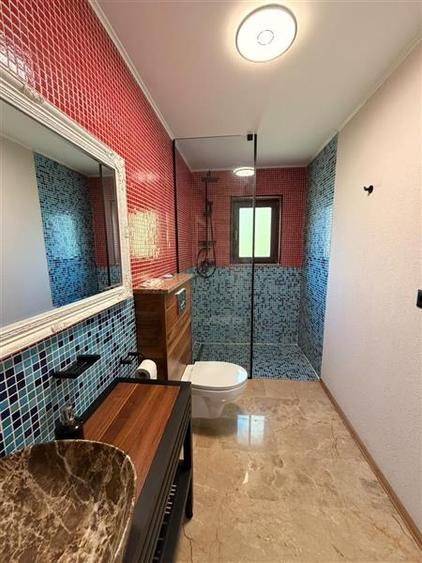Casă individuală cu 4 camere cu Canalizare în Sânpetru