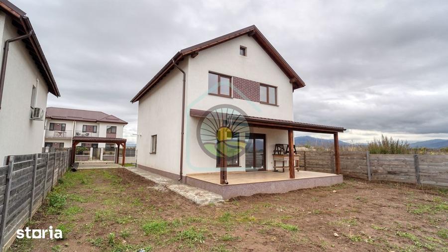 Casă cu 4 camere cu Canalizare în Tărlungeni