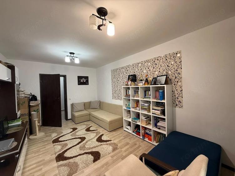 Apartament cu 3 camere decomandat în Gojdu