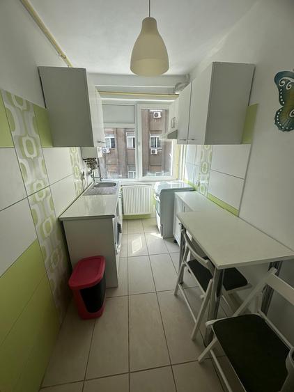 Apartament cu 2 camere decomandat în Universitate