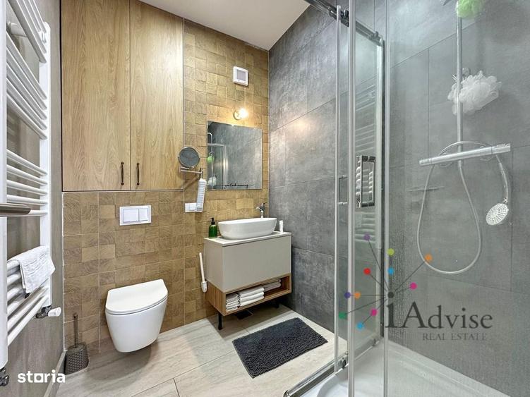 Apartament cu 3 camere decomandat în Tractorul