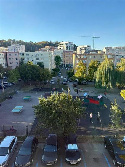 Apartament cu 3 camere decomandat, mobilat în Astra