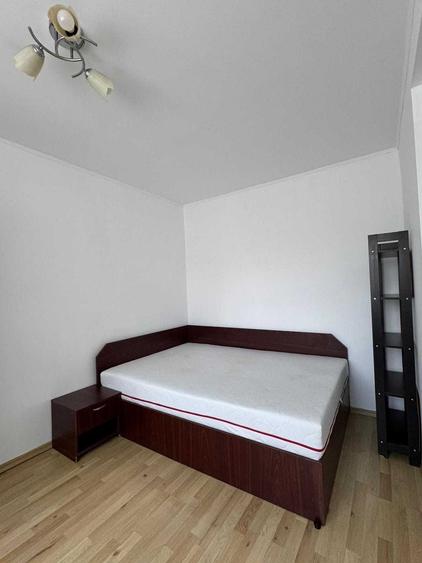 Apartament cu 2 camere semidecomandat în Eroii Revoluției