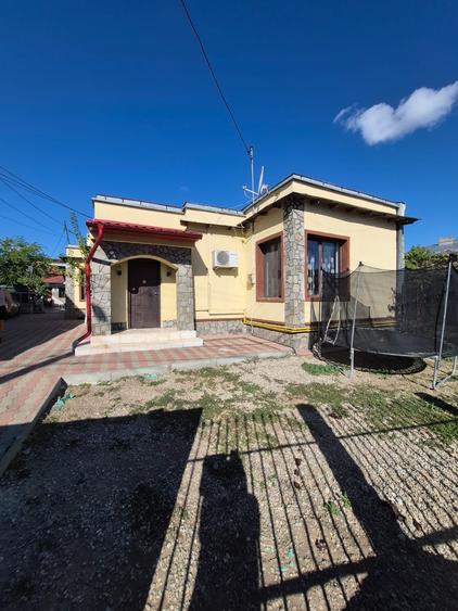 Casă cu 5 camere cu Teren 1000 Mp în Rudului