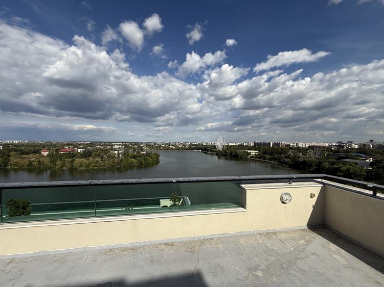 Apartament cu 5 camere decomandat în Lacul Tei