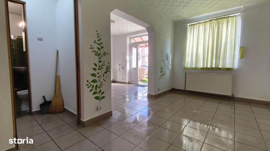Spațiu comercial, de 32 mp, în Dacia