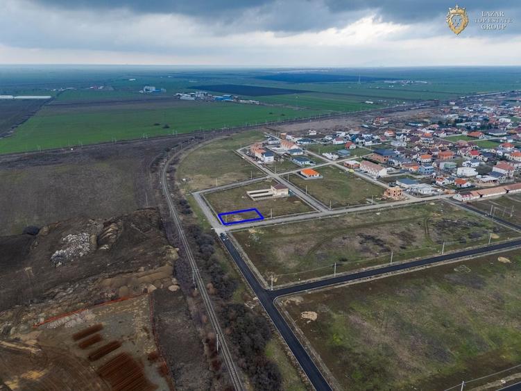 Teren Construcții intravilan de 700 mp, în Vladimirescu