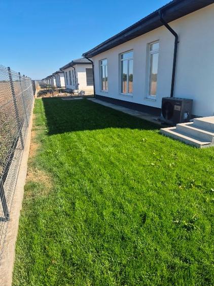 Casă individuală cu 4 camere cu Teren 350 Mp în Tunari