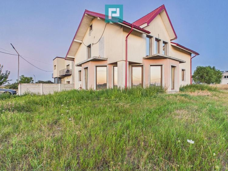 Casă individuală cu 6 camere cu Canalizare în Sânandrei