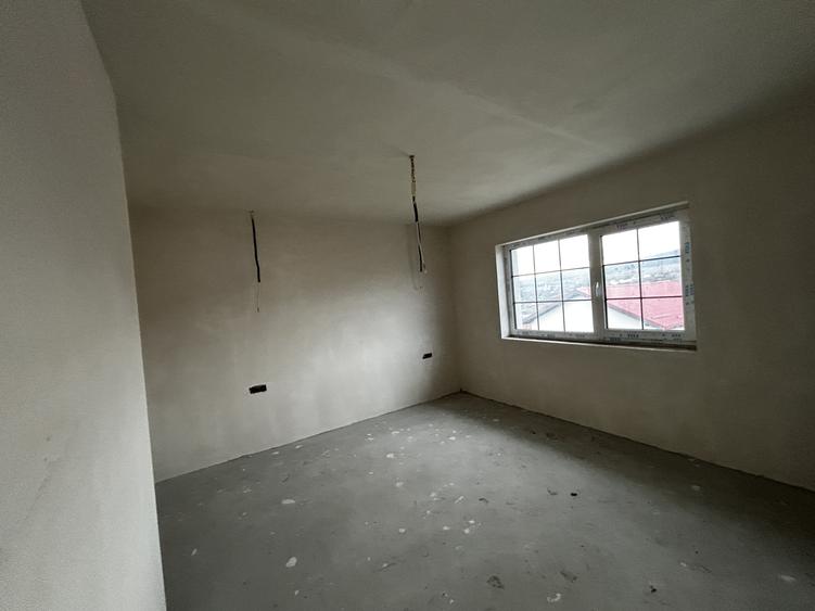 Casă individuală cu 3 camere cu Canalizare în Chinteni