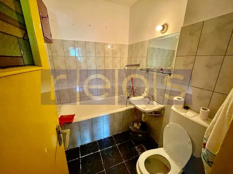 Apartament cu 3 camere semidecomandat în Gara de Nord