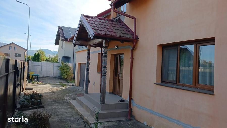 Casă cu 4 camere în Sânpetru