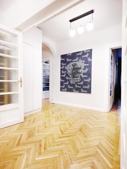 Apartament cu 3 camere circular, mobilat în Dacia