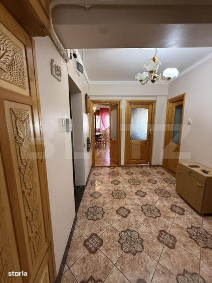 Apartament cu 3 camere decomandat în Central
