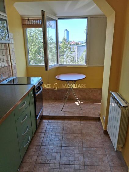 Apartament cu 2 camere semidecomandat, mobilat în Ultracentral