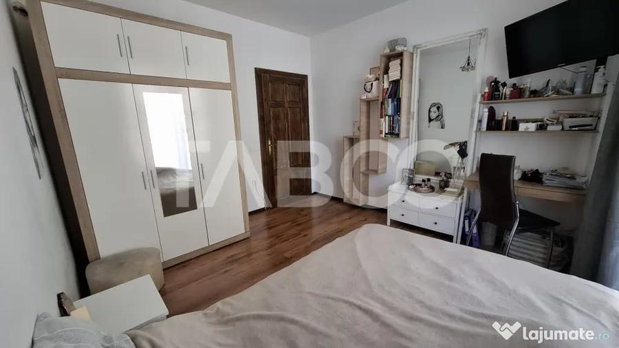 Apartament cu 3 camere decomandat în Turnișor