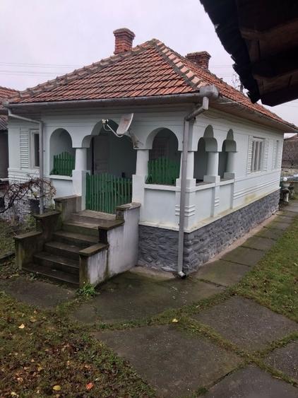 Casă individuală cu 4 camere cu Teren 1350 Mp în Pui