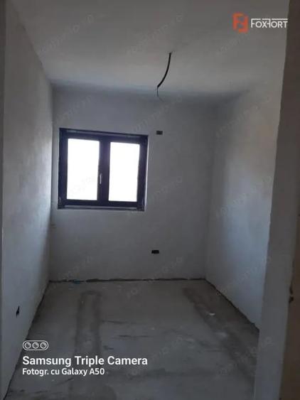 Casă cu 4 camere cu Teren 247 Mp în Plopi