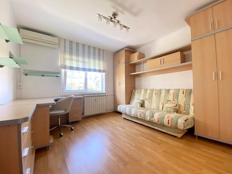 Apartament cu 4 camere decomandat în Vitan Mall