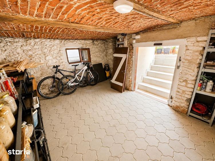 Casă cu 3 camere cu Teren 170 Mp în Rășinari