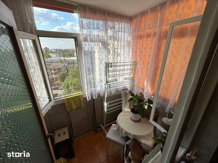 Apartament cu 3 camere decomandat în Rahova