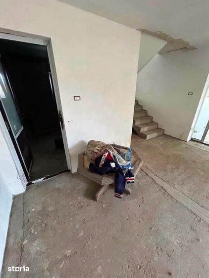 Casă cu 5 camere cu Teren 590 Mp în Central