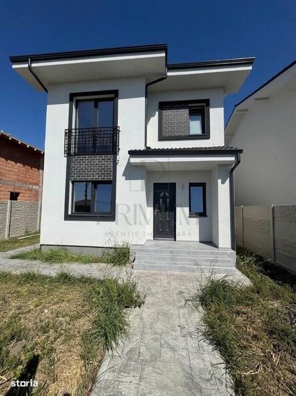 Casă cu 4 camere decomandat în Moșnița Veche