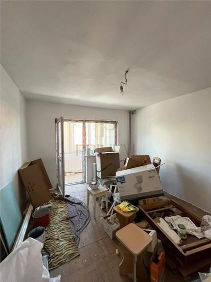 Sagului - 2 Camere - Etaj 1 - Decomandat - Partial renovat - - 1