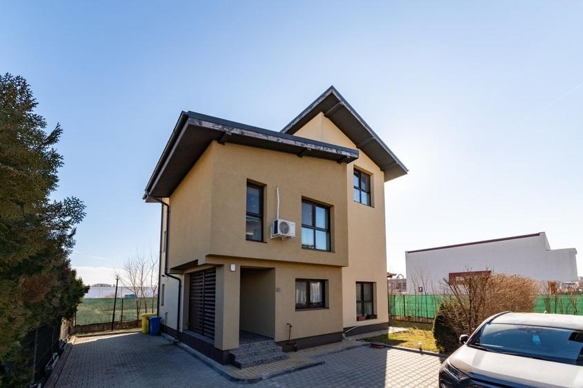Casă individuală cu 5 camere cu Canalizare în Central