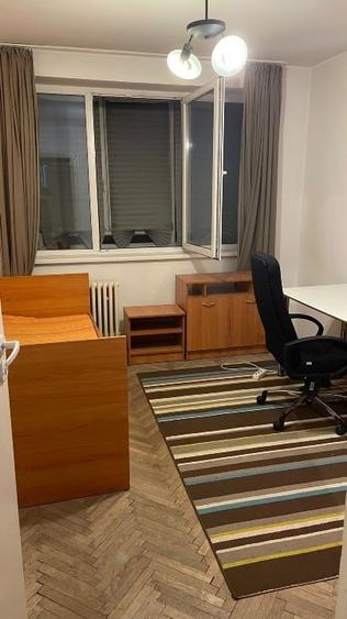 Apartament cu 3 camere semidecomandat, mobilat în Obor