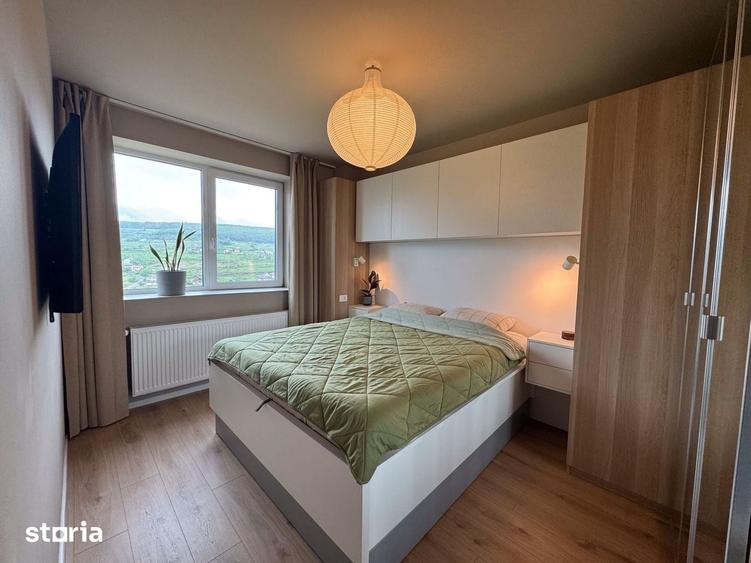 Apartament cu 3 camere semidecomandat, mobilat în Chinteni