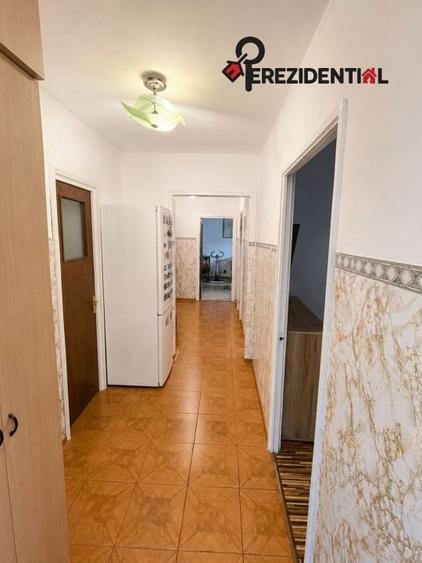 Apartament cu 3 camere decomandat, mobilat în Tineretului