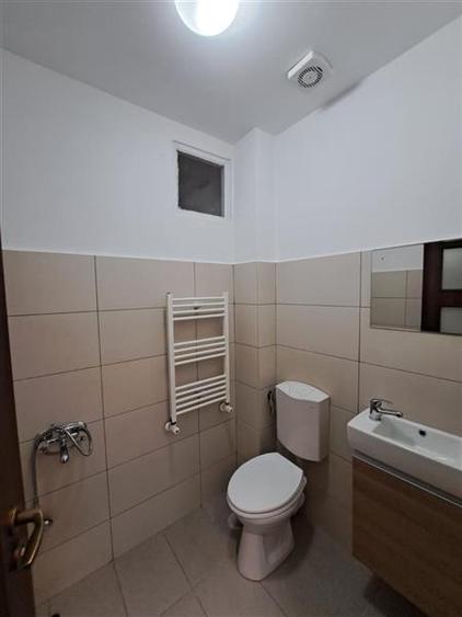 Birou, de 58 mp, în Central