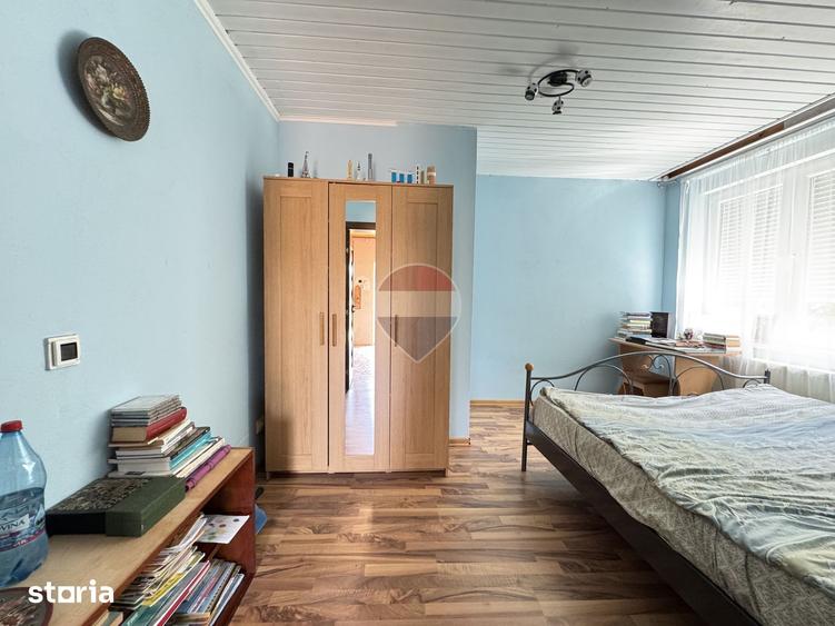 Casă cu 6 camere cu Teren 500 Mp în Central